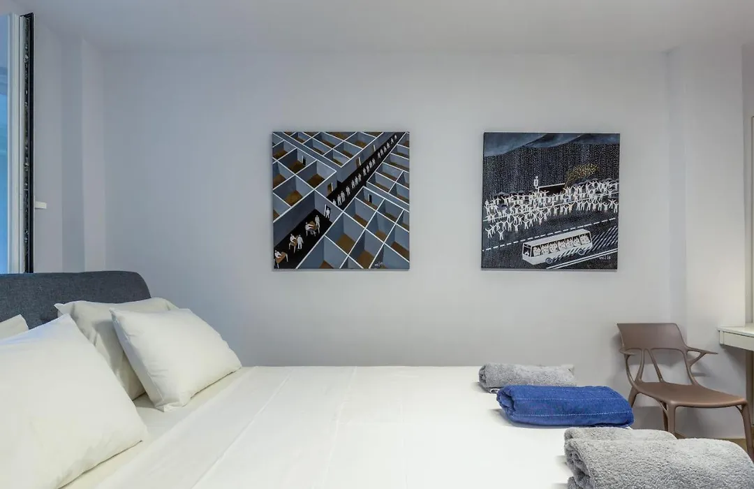 A Newly Fully Renovated Studio-1
